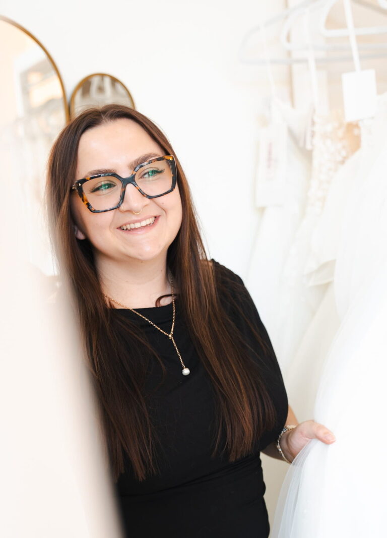 Ksenija Radojevic-Huber, Brautmodeberaterin bei Schleier und Spitze